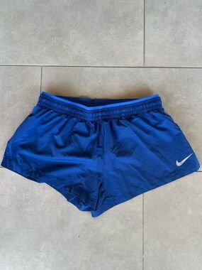 Nike Elevate Running Shorts 3” Size Small